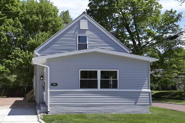 901 E Vine St, Mount Vernon, OH 43050 - view of front of house