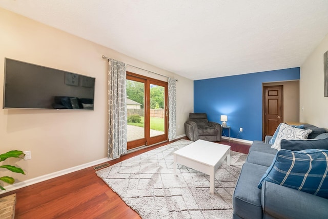 2862 Shady Ridge Dr, Columbus, OH 43231 - living area featuring wood finished floors and baseboards