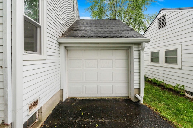 157 E Dominion Blvd, Columbus, OH 43214 - view of garage