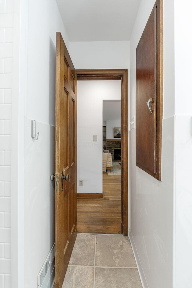 157 E Dominion Blvd, Columbus, OH 43214 - hall with baseboards
