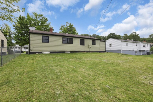 1783 Glenmar Dr, Lancaster, OH 43130 - back of property featuring a chimney