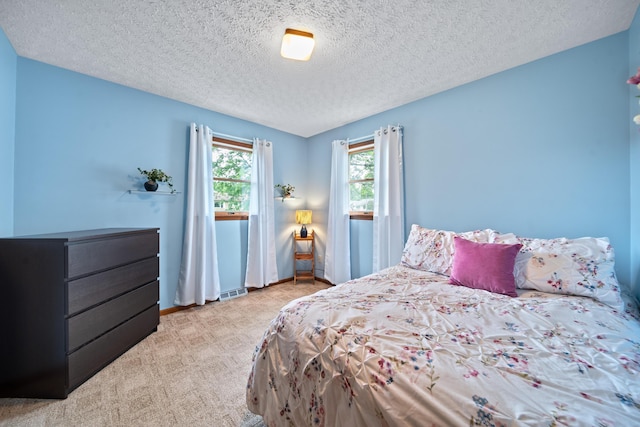 2478 Sheridan Dr, Lancaster, OH 43130 - bedroom featuring carpet and a textured ceiling