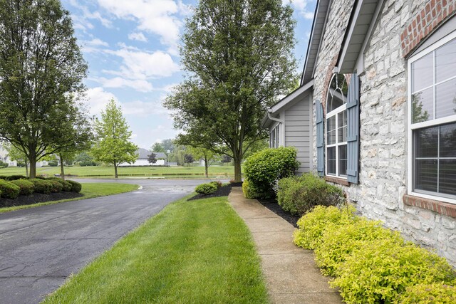 6174 Brickside Dr, New Albany, OH 43054 - view of road
