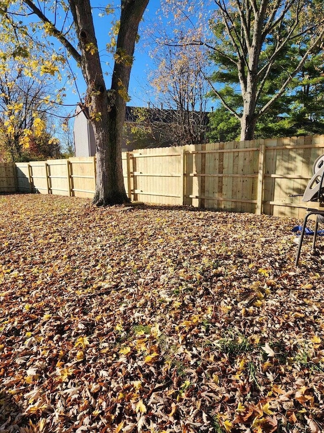 2363 Hampstead Dr Unit 2363-65-67, Columbus, OH 43229 - view of yard
