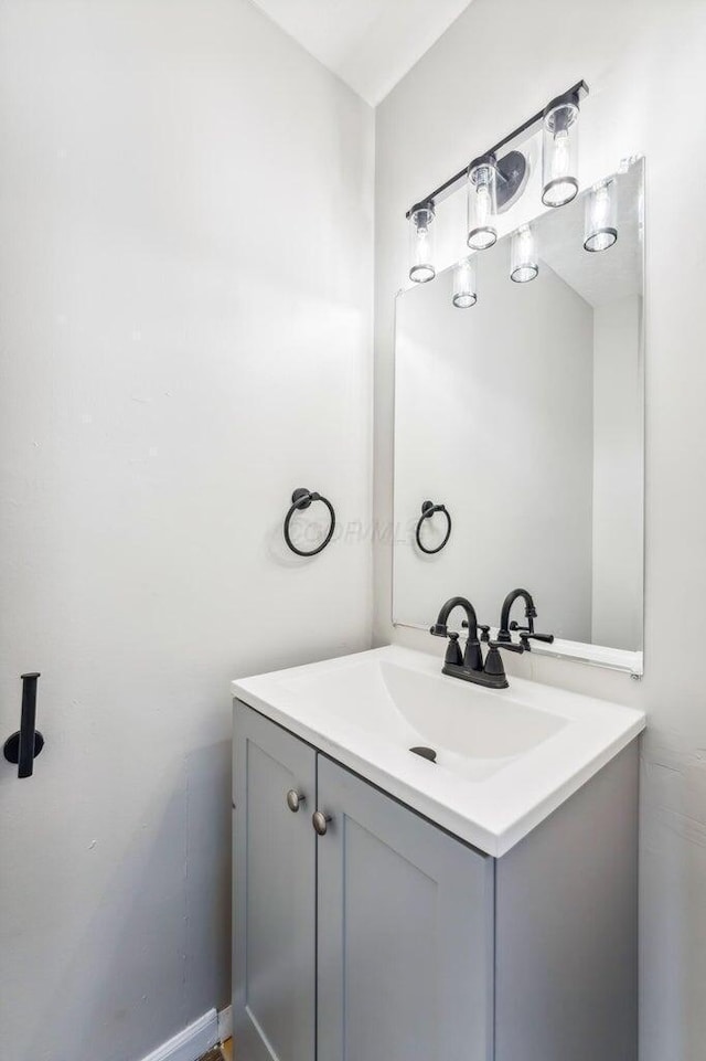 2363 Hampstead Dr Unit 2363-65-67, Columbus, OH 43229 - bathroom featuring vanity