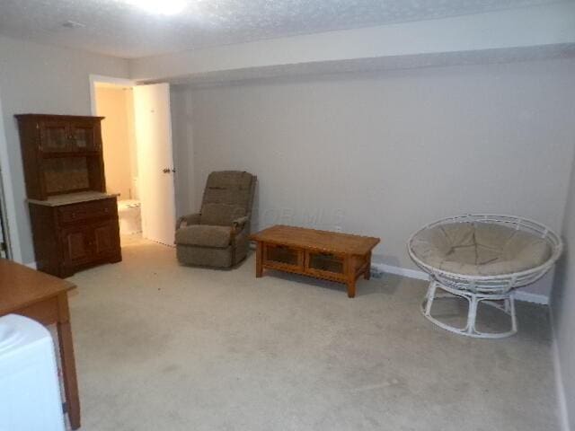 1022 Galliton Ct Unit C, Columbus, OH 43220 - living room featuring light carpet