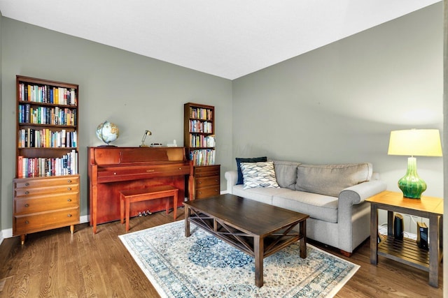 5528 Cypress Ct, Westerville, OH 43082 - living area featuring wood finished floors and baseboards
