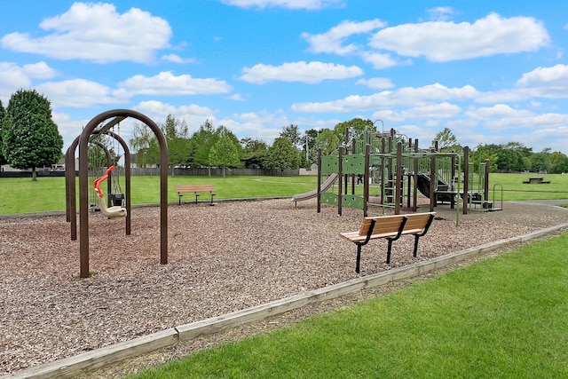 6024 Winterberry Dr, Galloway, OH 43119 - communal playground with a yard