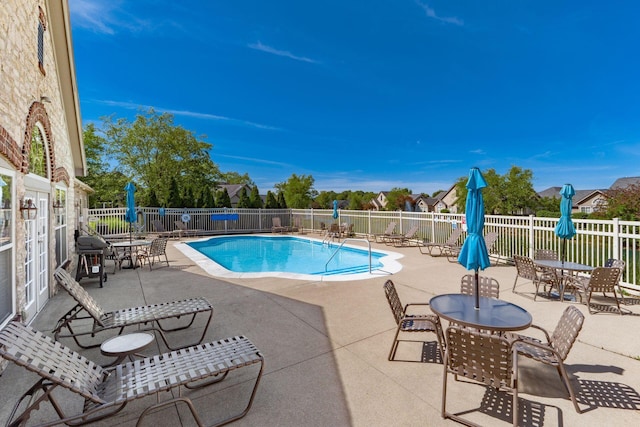 6681 Lakeview Cir, Canal Winchester, OH 43110 - community pool featuring a patio and a grill