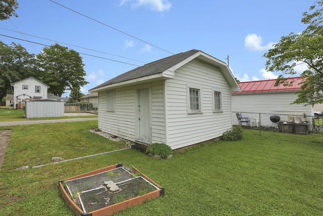 936 Washington Ave, Lancaster, OH 43130 - view of shed featuring a vegetable garden