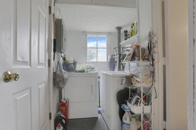 936 Washington Ave, Lancaster, OH 43130 - laundry area with independent washer and dryer, electric panel, and a textured ceiling
