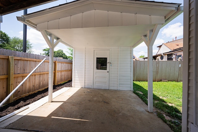 4469 Lancaster Ave, Columbus, OH 43207 - fenced backyard with a patio