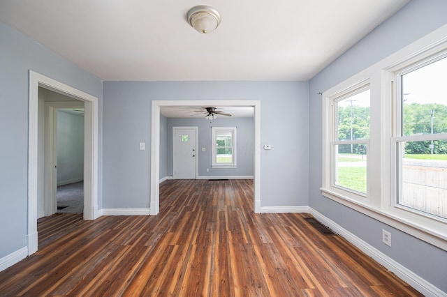 4469 Lancaster Ave, Columbus, OH 43207 - entryway featuring dark wood-style floors and ceiling fan
