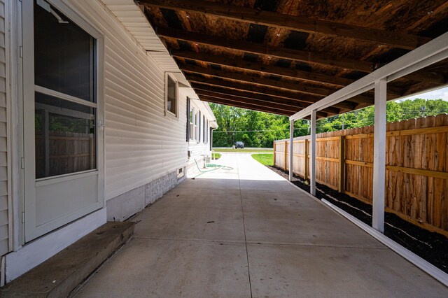 4469 Lancaster Ave, Columbus, OH 43207 - view of patio / terrace