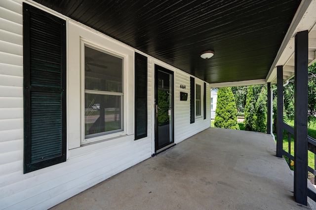 4469 Lancaster Ave, Columbus, OH 43207 - view of covered porch