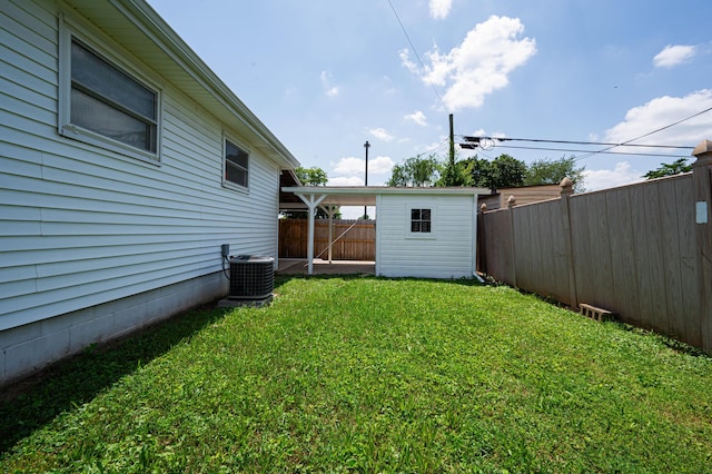 4469 Lancaster Ave, Columbus, OH 43207 - fenced backyard with an outbuilding