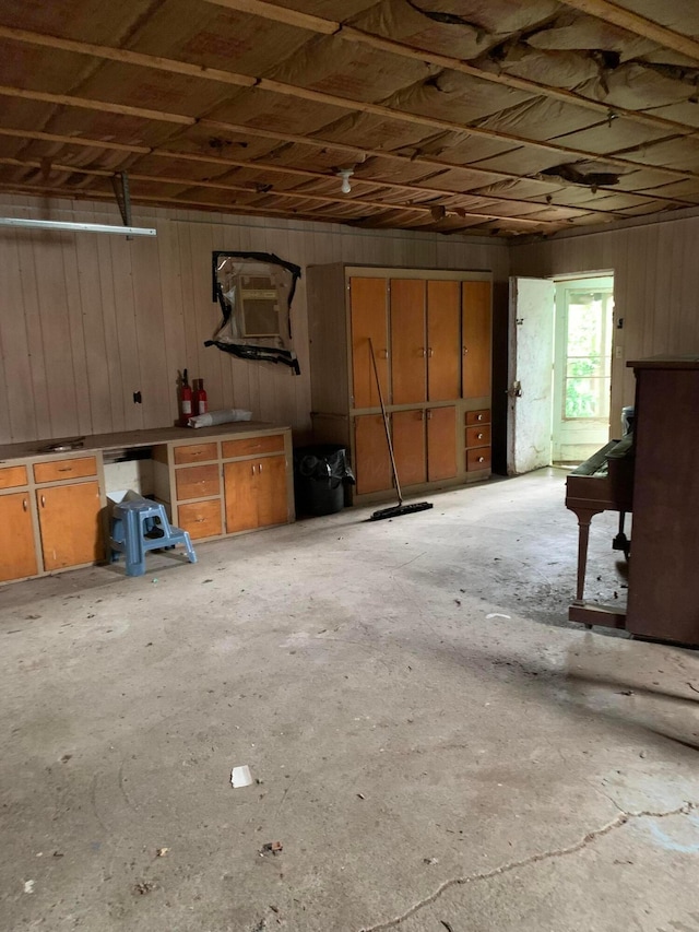101 Gale Ct, Circleville, OH 43113 - misc room with a garage