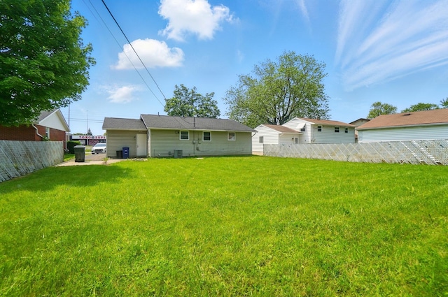 1410 E Dublin Granville Rd, Columbus, OH 43229 - rear view of house featuring cooling unit