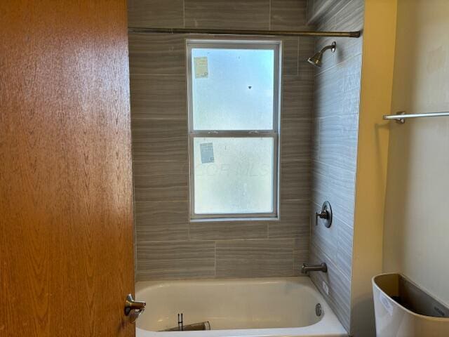 411 Berkeley Rd, Columbus, OH 43205 - bathroom with healthy amount of natural light and shower / bath combination