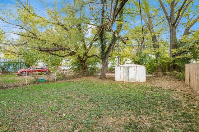 1052 Geers Ave, Columbus, OH 43206 - view of yard