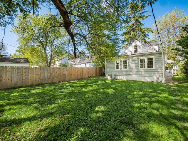 1052 Geers Ave, Columbus, OH 43206 - view of yard with central AC