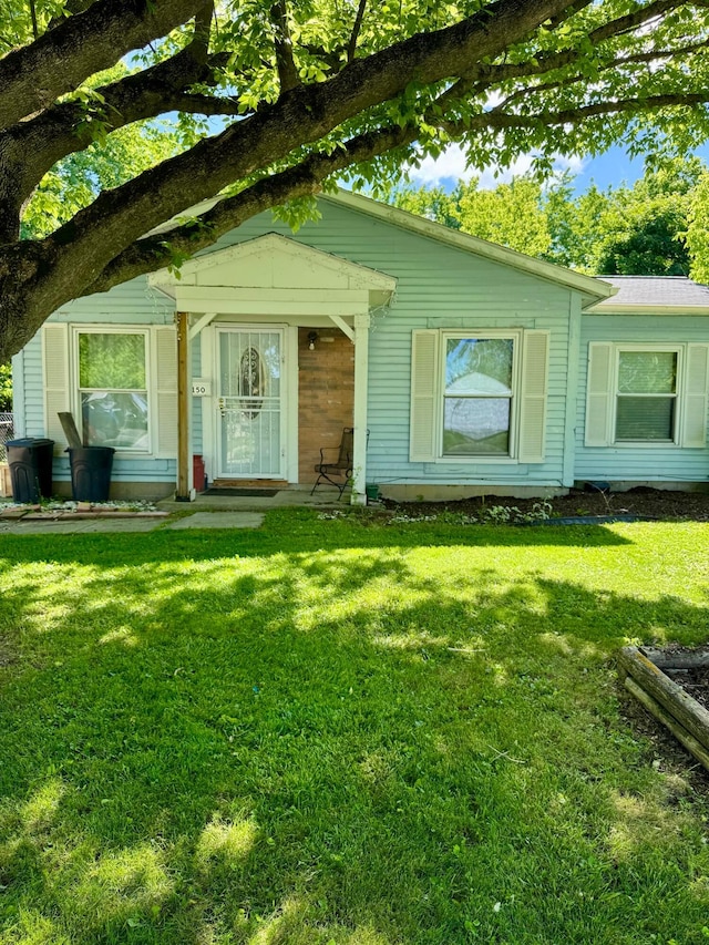 1150 Bermuda Dr, Marion, OH 43302 - view of front facade featuring a front yard