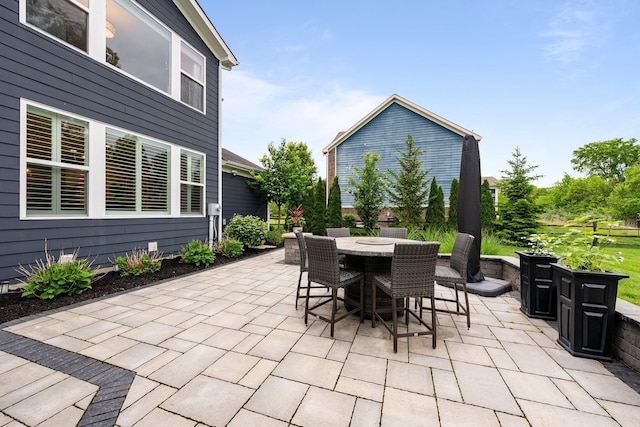 3624 Sparrow Ct, Hilliard, OH 43026 - view of patio with outdoor dining space