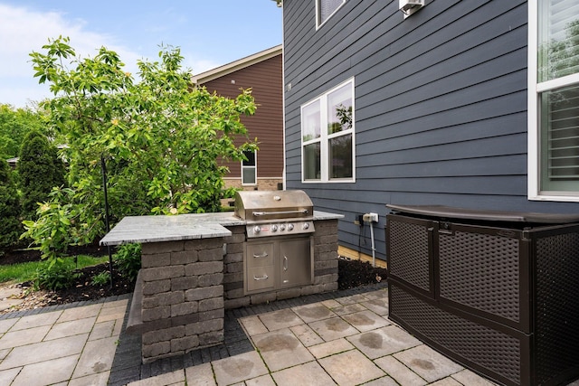 3624 Sparrow Ct, Hilliard, OH 43026 - view of patio / terrace