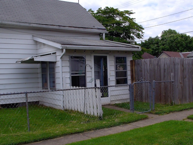 474 Chestnut St, Nelsonville, OH 45764 - photo 5