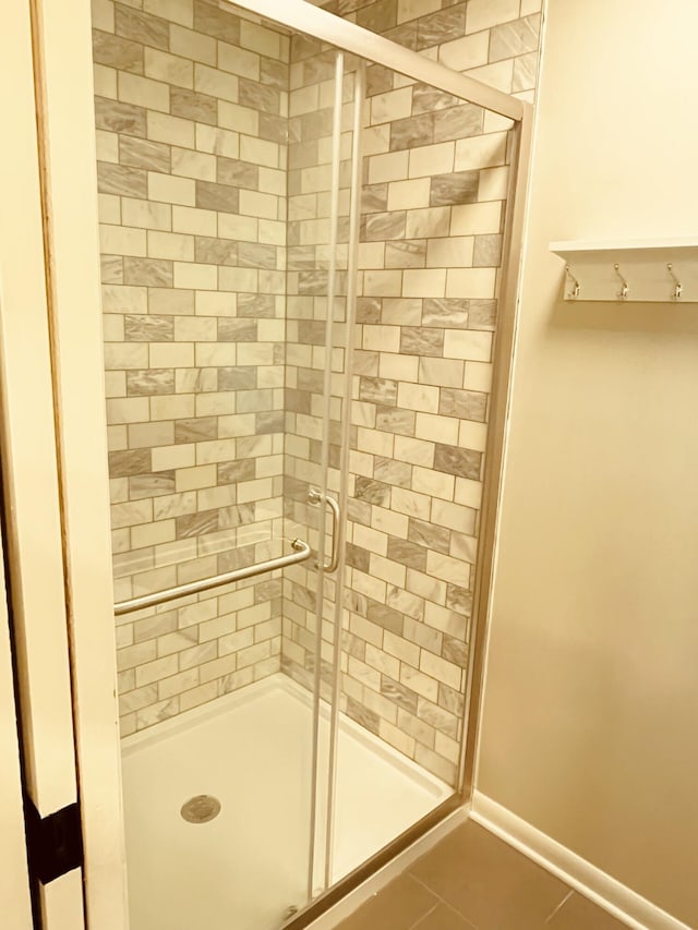 460 Blandings Ct, Worthington, OH 43085 - full bath featuring a shower stall and tile patterned flooring