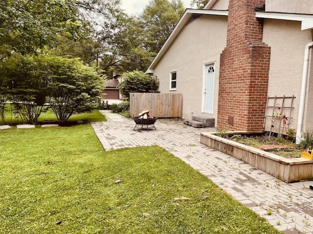 460 Blandings Ct, Worthington, OH 43085 - view of yard featuring an outdoor fire pit and a patio