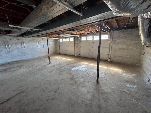 68511 Liston Ave, Bridgeport, OH 43912 - garage with concrete block wall