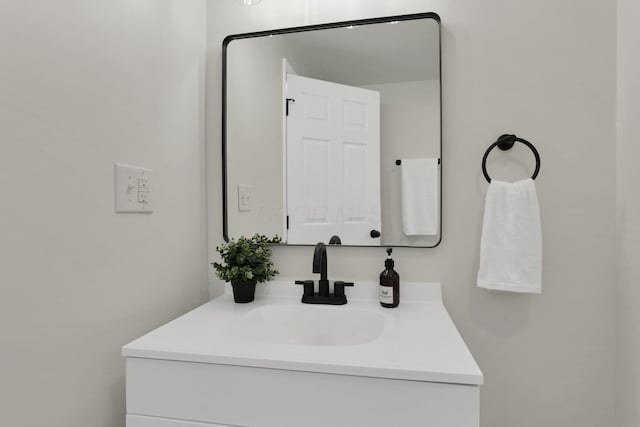 1465 Zenner Dr, Columbus, OH 43207 - bathroom featuring vanity
