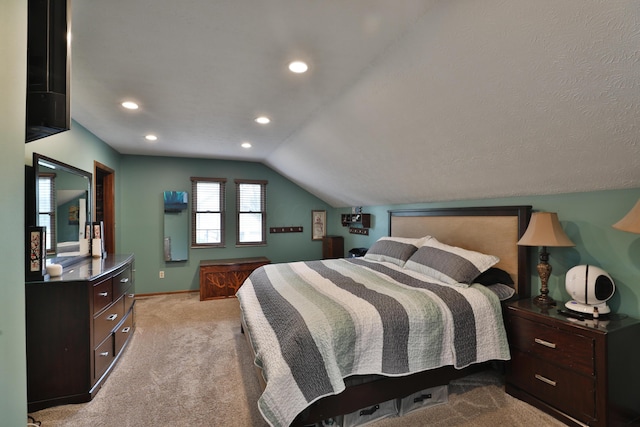 4359 Shire Cove Rd, Hilliard, OH 43026 - bedroom with carpet floors, vaulted ceiling, recessed lighting, and baseboards