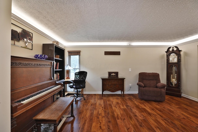 4359 Shire Cove Rd, Hilliard, OH 43026 - living area featuring a textured ceiling, wood finished floors, baseboards, and ornamental molding