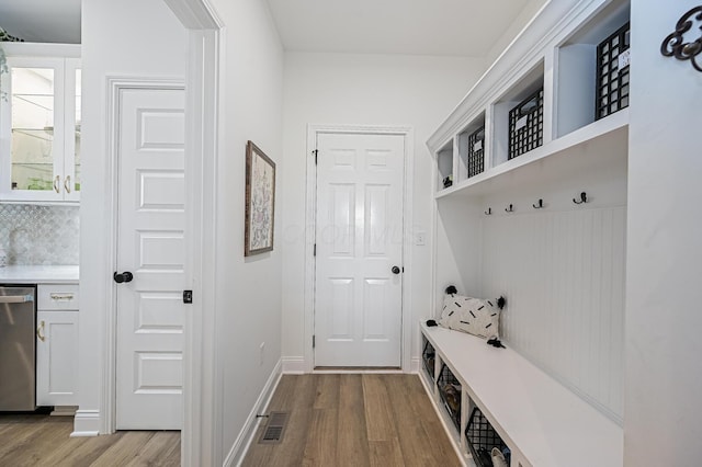 2733 Sycamore Trce, Hilliard, OH 43026 - mudroom with light wood-type flooring and baseboards
