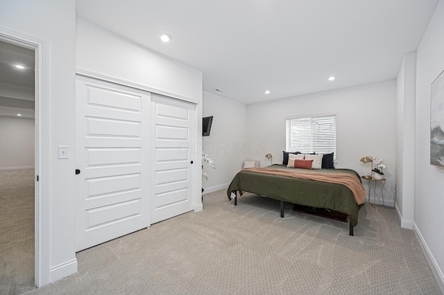 2733 Sycamore Trce, Hilliard, OH 43026 - carpeted bedroom featuring baseboards, a closet, and recessed lighting