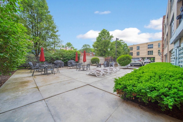 825 N 4th St Unit 406, Columbus, OH 43215 - view of patio with outdoor dining space