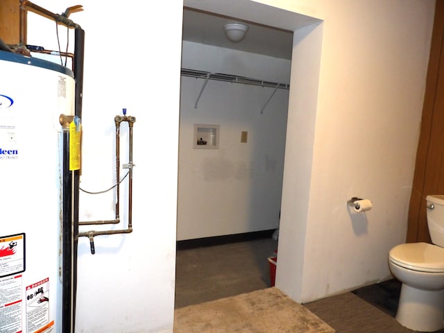 938 Meadowview Ave, Lancaster, OH 43130 - bathroom with water heater and toilet