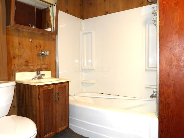 938 Meadowview Ave, Lancaster, OH 43130 - full bath with toilet, vanity, and washtub / shower combination