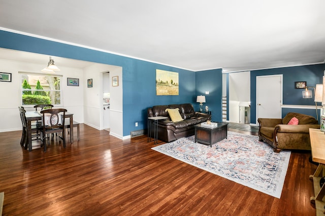 2175 Ridgeview Rd, Upper Arlington, OH 43221 - living room featuring wood finished floors and baseboards