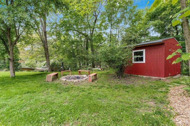 796 Mulberry Dr, Columbus, OH 43235 - view of green lawn with an outdoor structure