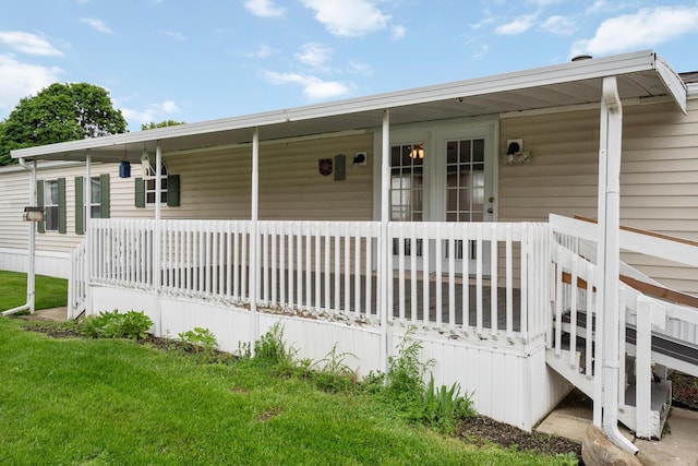 8 Winter Pine Dr, Delaware, OH 43015 - manufactured / mobile home featuring a porch and a front lawn