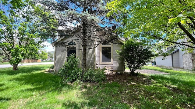 5459 Red Wynne Ln, Hilliard, OH 43026 - view of side of property