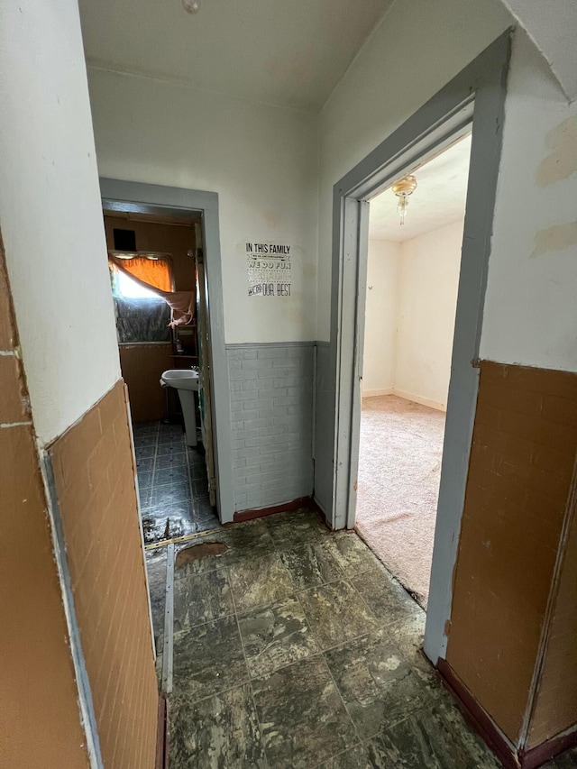527 N 15th St, Coshocton, OH 43812 - view of corridor