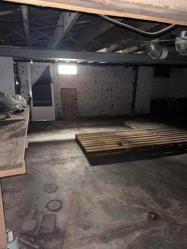 527 N 15th St, Coshocton, OH 43812 - view of basement