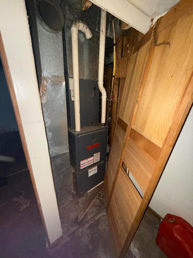 527 N 15th St, Coshocton, OH 43812 - view of utility room