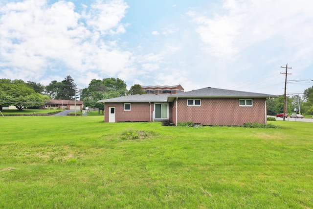 465 W Schrock Rd, Westerville, OH 43081 - back of property with a lawn and brick siding