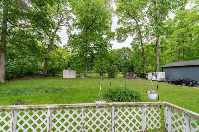 815 Irvin Shoots Rd E, Marion, OH 43302 - view of green lawn