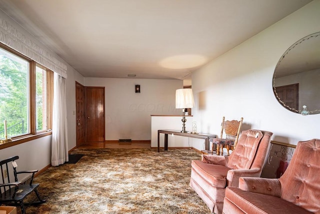 815 Irvin Shoots Rd E, Marion, OH 43302 - sitting room with carpet floors and baseboards